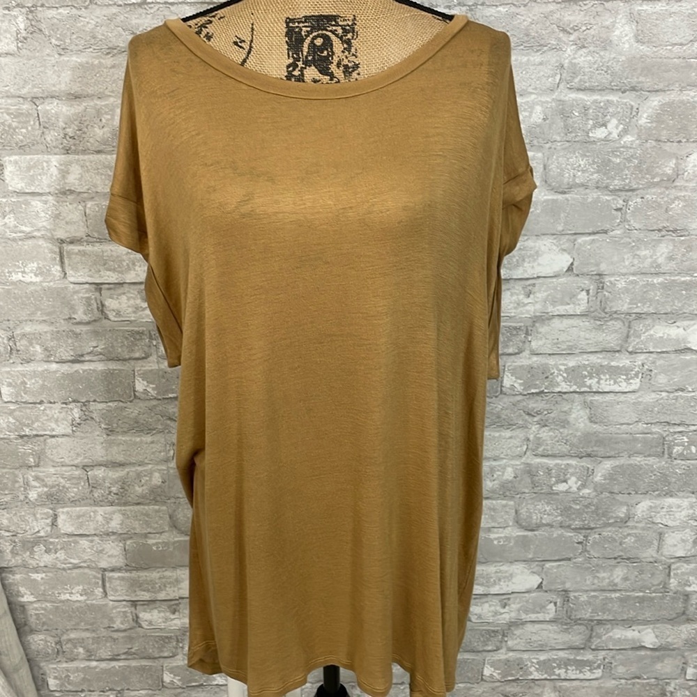 Femme by Tresics Short Sleeve tee